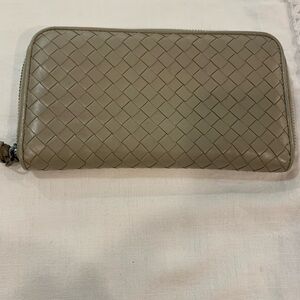 Bottega Veneta taupe Leather Wallet